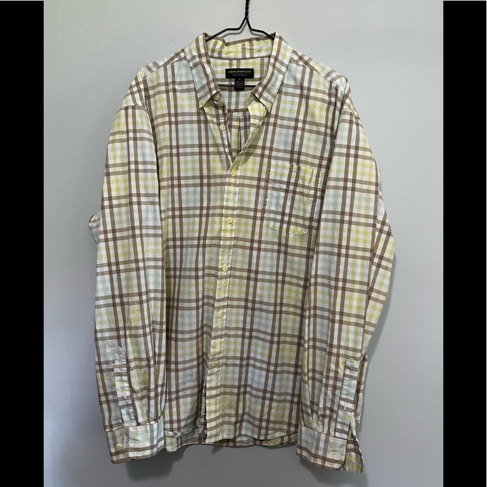 Men’s John Bartlett shirt.